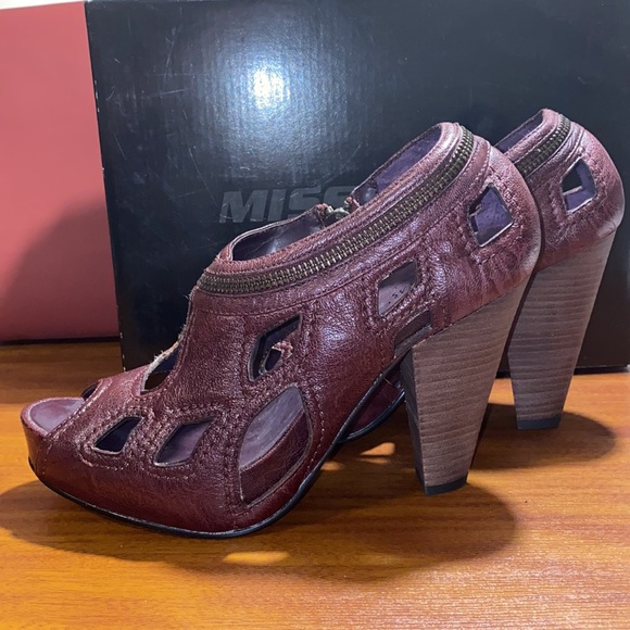Miss Sixty • “Hailey” Purple Blocked Peep Toe heels - Picture 13 of 14
